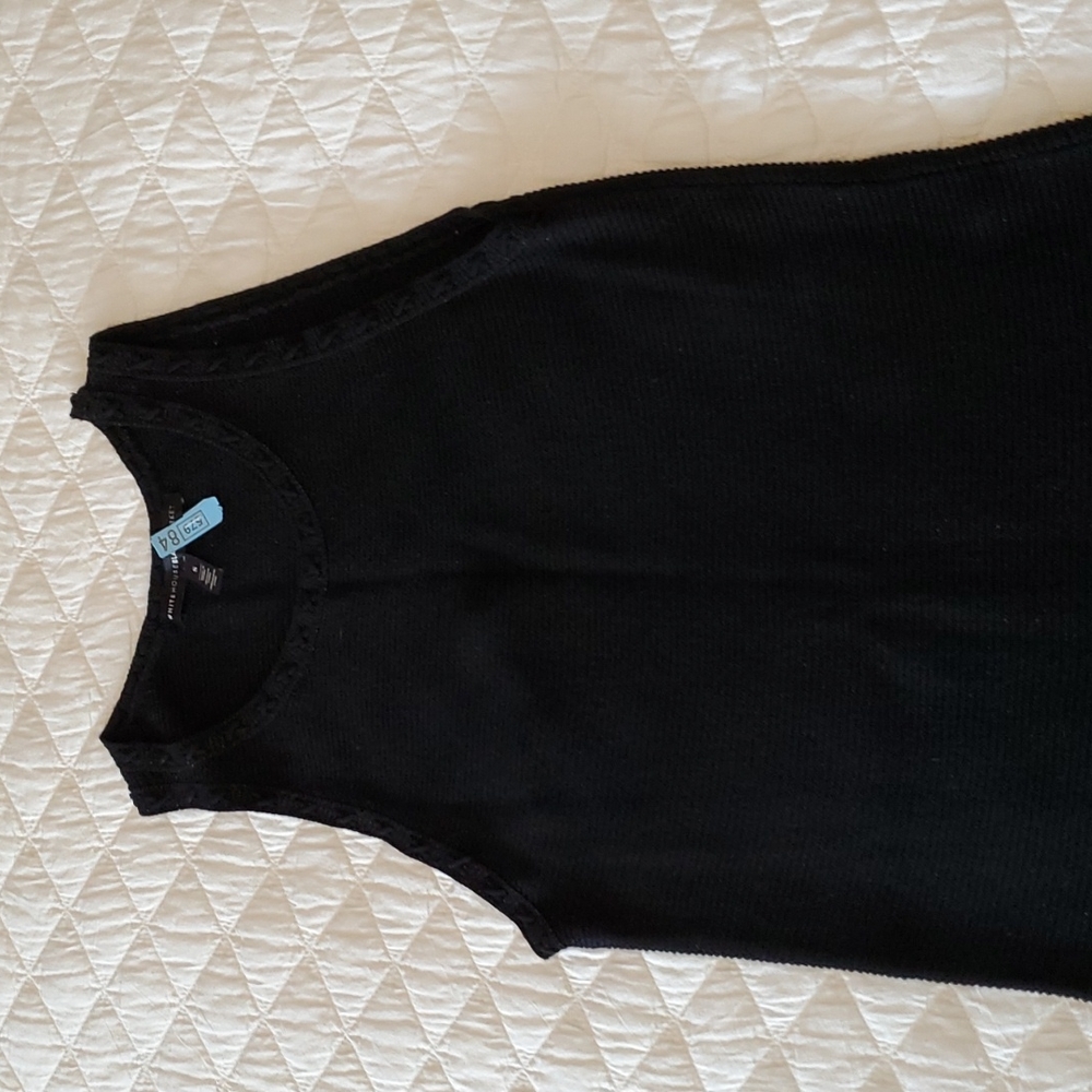 Knit sleeveless sweater top